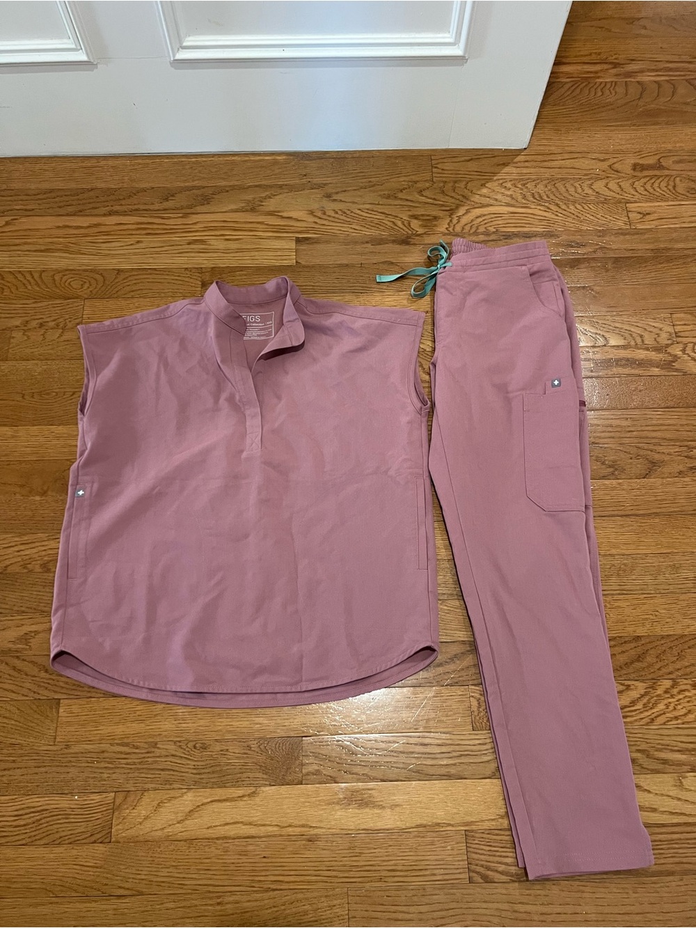 Women’s FIGS Set- Mauve- XS Petite